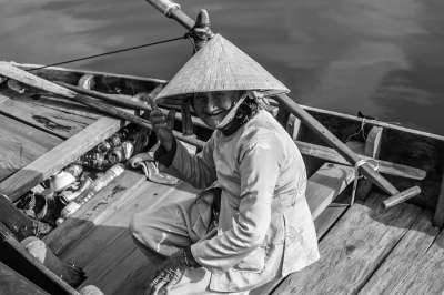 女士 越南 船 海 黑，白 旅行 锥形帽