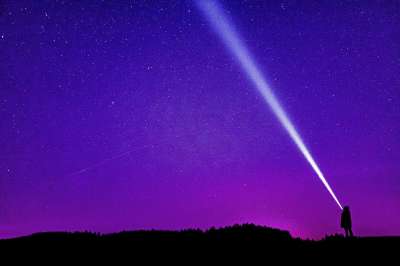 夜拍 星空 夜空 星星 夜晚 天堂 人的 男人 人 手电筒