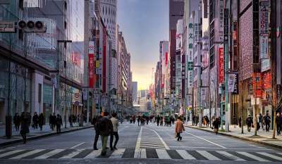 建筑物 人们 路 林荫大道 大街 街道 人群 行人 摩天大楼