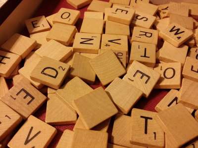 拼字游戏 游戏 棋盘游戏 字 字母 谜 活动 乐趣 闲暇 娱乐