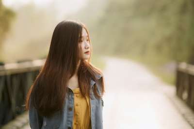 女孩 美丽 肖像 美丽的 漂亮 女性 女士 年轻女子 姿势