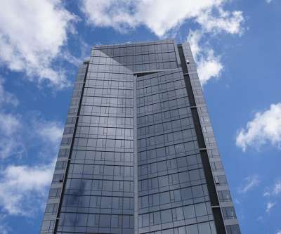 高楼 建造 高的 结构 摩天大楼 市中心 城市景观 反射 云