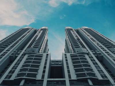建造 高楼 低角度拍摄 天空