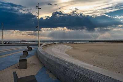 阳光 天空 景观 海滩 沙