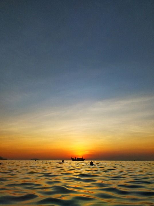 天空 地平线 大海 海洋 阳光 日落 越南 海浪 水 船