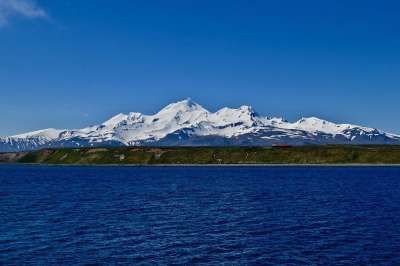 山 蓝色的 冷静 大海平静 水 清楚的 天空 海岸 景观 自然
