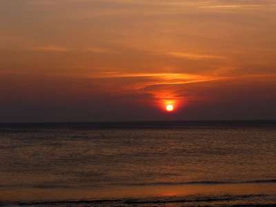 日落 海 落山的太阳 湖边的傍晚心情 太阳和大海 太阳
