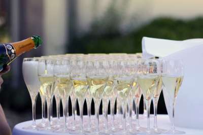 庆典 起泡酒 香槟 眼镜 饮料 婚礼 出生日期 好心情 结婚