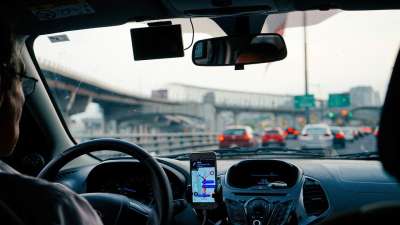海汇 路 车 车辆 桥 招牌 手机 地图 镜子 车轮 灯
