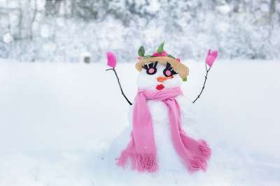 雪女人 雪人 雪 冬天 寒冷的 乐趣 女士 户外 季节 快乐的