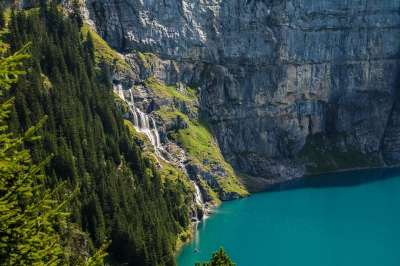 湖 瀑布 山 Bergsee 水 自然 瑞士 树木 森林 风景