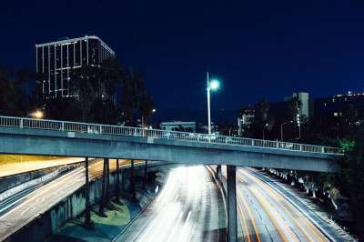 城市 夜晚 城市的 交通 路 灯 建筑物 桥 天际线 城市景观