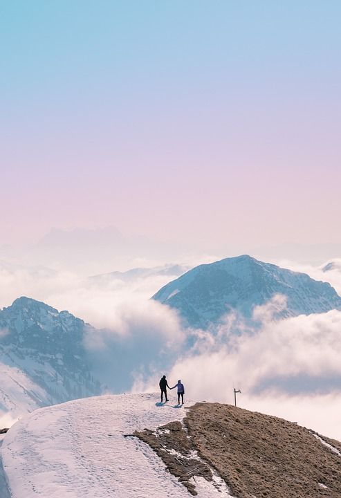 山 雪 踪迹 夫妻 日落 日出 冰 霜 云 景观 天空