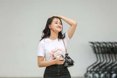 女孩们 漂亮的女孩 越南 国家 人们 摄影师 超级市场 手推车