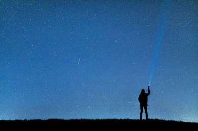 夜拍 星空 夜空 星星 夜晚 天堂 人的 男人 人 手电筒