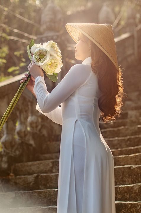 女士 奥黛 时尚 花朵 长大衣 戏服 锥形帽 传统 传统服装