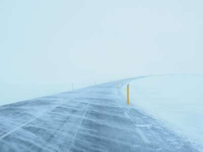 暴风雪 路 雪 冬天 霜 冰淇淋 寒冷的 冷冻 冰冷的 雪堆