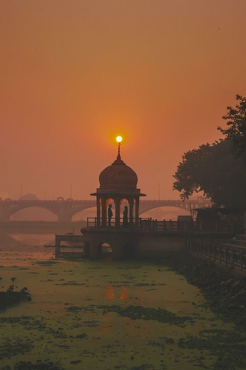 日落 凉亭 夫妻 轮廓 湖 河 太阳 阳光 神秘 爱 一起