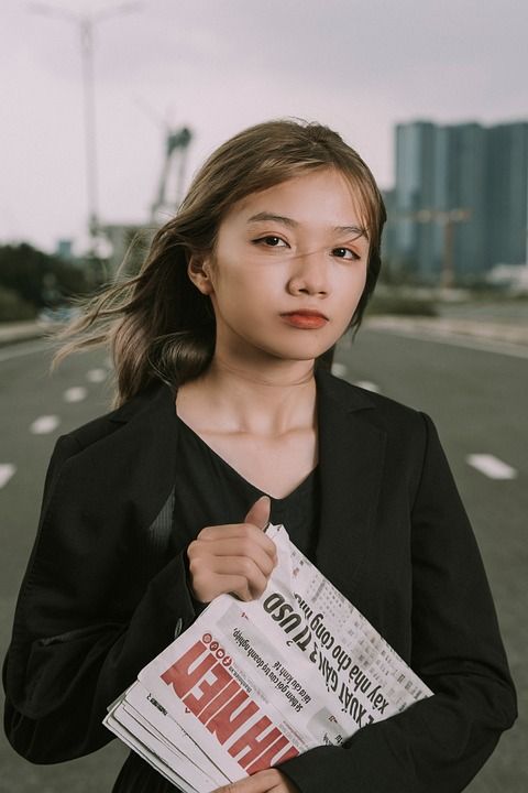 女士 模型 报纸 女性 时尚 越南 亚洲 肖像