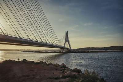 桥 日落 路 结构 黄昏 河 水 暮 灯 地标 晚上 景观