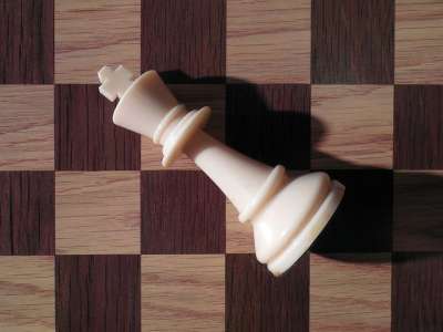 象棋 游戏 棋盘游戏 国际象棋游戏 王 马特 白色的 将死