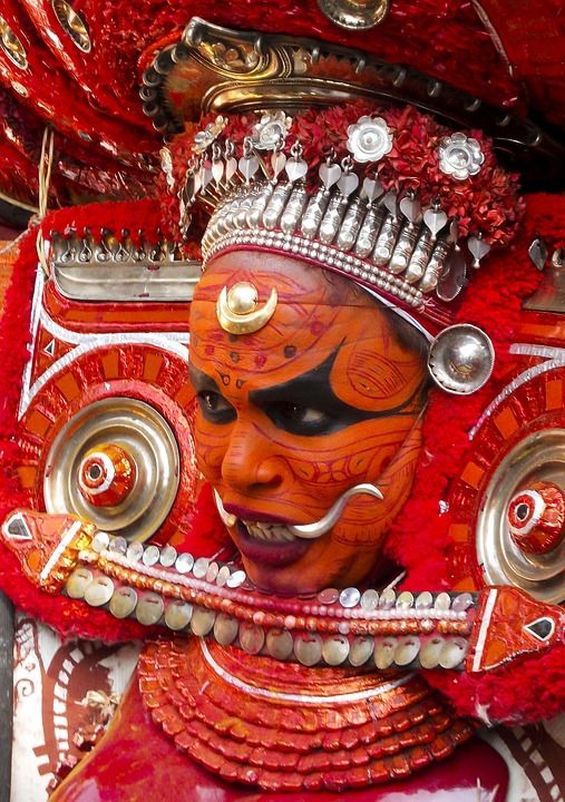 Theyyam 红色的 喀拉拉邦 寺庙 文化 印度 印度教 宗教的