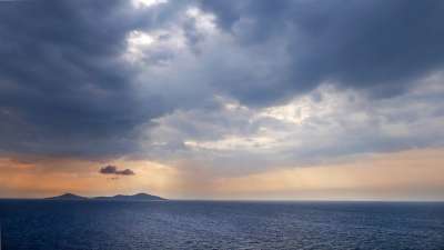 海景 海 海洋 蓝色的海洋 蓝色的大海 水 岛 乌云 多云的天空