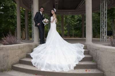 婚礼 梦幻情侣 男人 女士 前 裙子 婚纱 火车 新娘和新郎