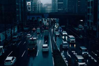东京 街道 交通 汽车 雨 下雨 城市 建筑物 路 结构