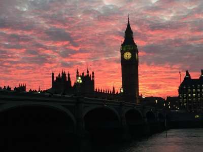 伦敦 大本钟 威斯敏斯特 议会 钟 英国 地标 结构 天空