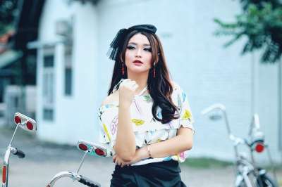 女士 美丽 时尚 美丽的 漂亮 吸引人的 女孩 女性 姿势