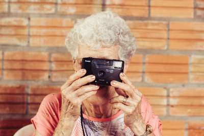 祖母 老的 女士 摄影师 柯达 相机 图片 摄影 人们