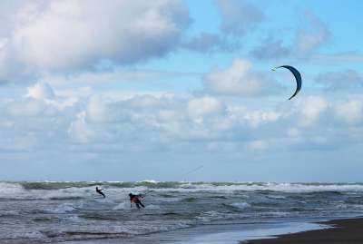 特技风筝航行 风筝水手 风筝冲浪 风筝冲浪者 风 海 运动的
