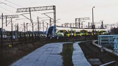 火车 站 运输 铁路 轨 桥 机车 城市 行业 天空 蓝色的