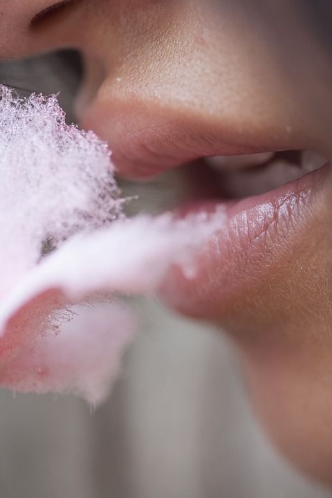 嘴唇 花 女子 热情 审美的 性感的 时尚 年轻模特 年轻女性