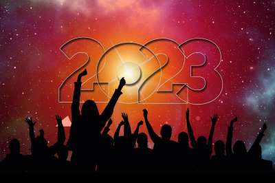 新的一年的一天 2023 节日 烟花 门 足球 干杯 乐趣 繁荣