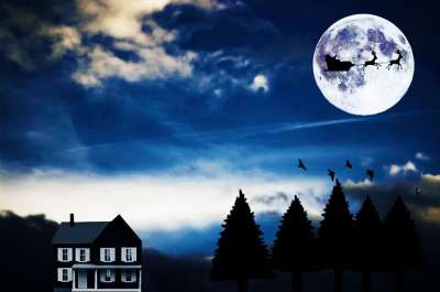 圣诞老人 圣诞节 小屋 树木 满月 礼物 夜晚 天空