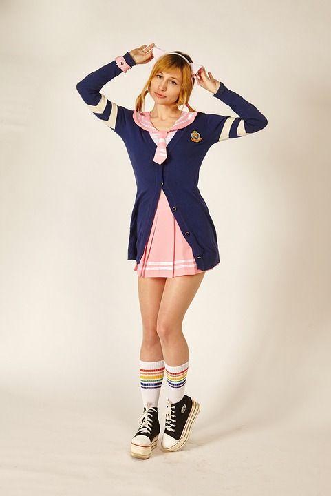 日本动画片 年轻女子 漫画 日本 学校制服 Cosplay 运动鞋