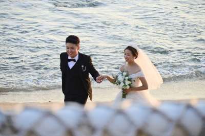 婚礼 婚纱 浪漫 沙滩 大海