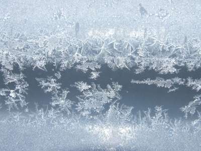 冰 水晶 霜 窗户 磨砂 冰冷的 冬天 雪 玻璃 玻璃