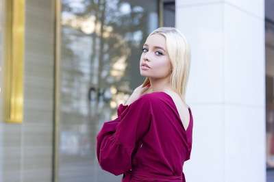 时尚 女孩 模型 女士 可爱的 时尚女孩 生活方式 风格 女性