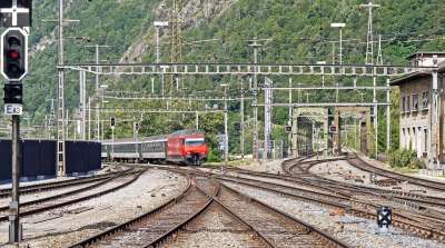 车站入口 剩下的西部 Sbb Bls 罗纳桥 分支 让路 软路
