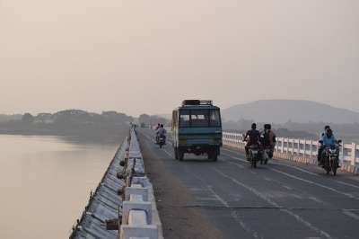 旅行 路 交通系统 Mahanadi 奥迪沙 克塔克 Mundali