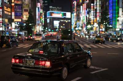亚洲人 车 日本 灯 夜晚 人们 新宿 街道 街头照片街头摄影