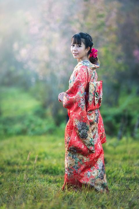 女士 微笑 和服 迷人 背景 花 仪式 美丽的 樱桃 衣服