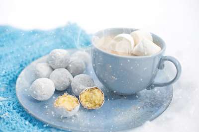 热巧克力 惬意 冬天 点心 温暖的 雪 马克杯 甜甜圈洞 可口