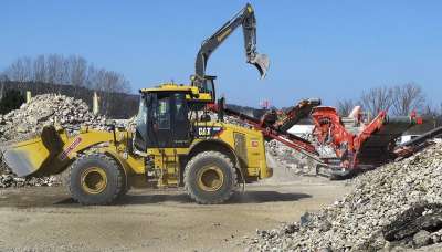 轮式装载机 建筑废墟 破碎机 挖掘机 二级建筑材料 拆除 消除