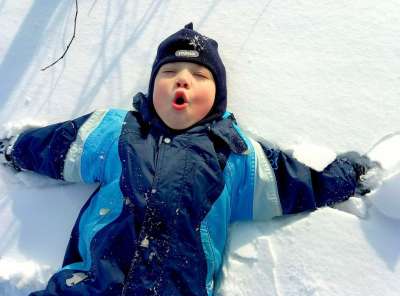 孩子们 童年 男孩 雪 弗罗斯特 节日 新鲜 幸福Reima