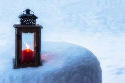 灯笼 蜡烛 光 情绪 烛光 浪漫 雪 冬天 被雪覆盖 寒冷的