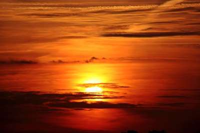 日落 太阳 云 乌云 天空 夕阳 余辉 黄昏 暮 成色 云景